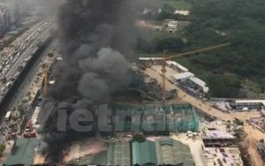 Hà Nội: Cháy dữ dội trên đường Phạm Hùng